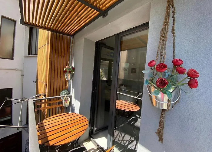 Refugio Da - Refuge Of The Village